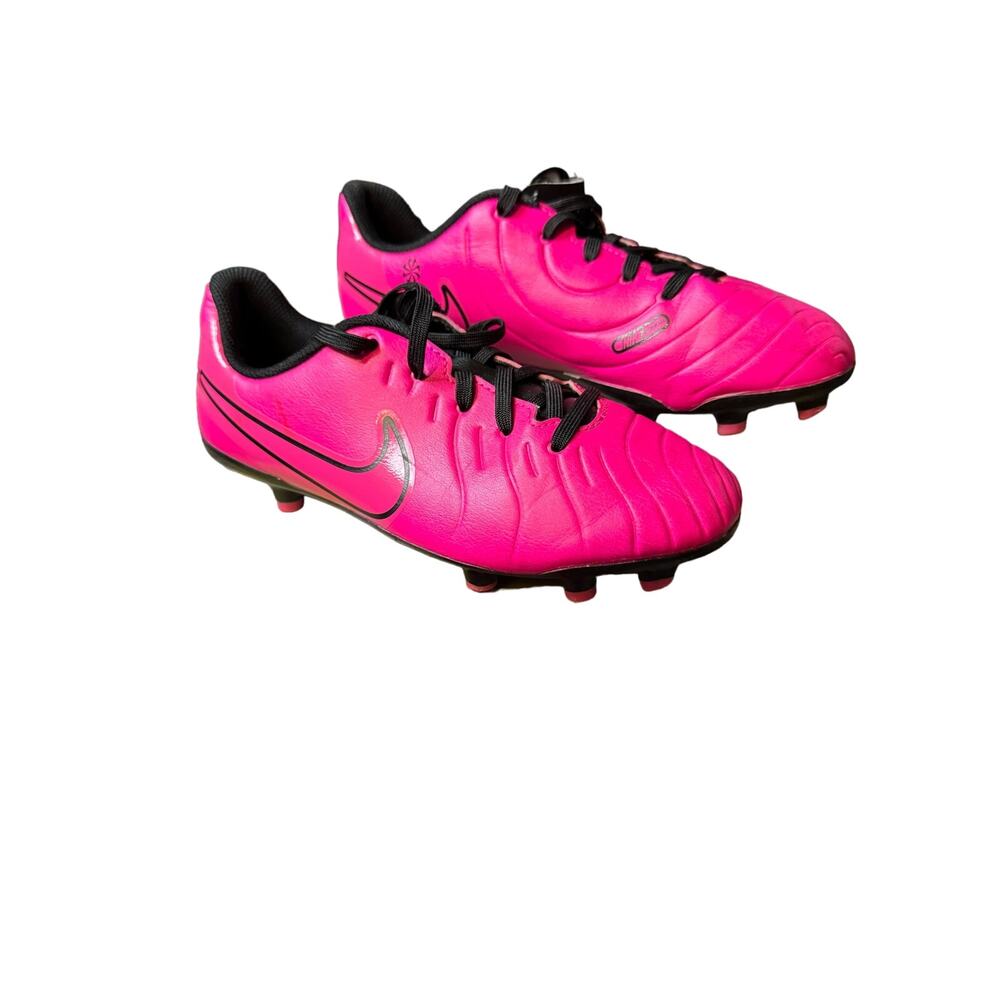 NIKE JR. Tiempo Soccer Cleats Youth Size 2.5 LEGEND 9 Club DV4352-600 Pink